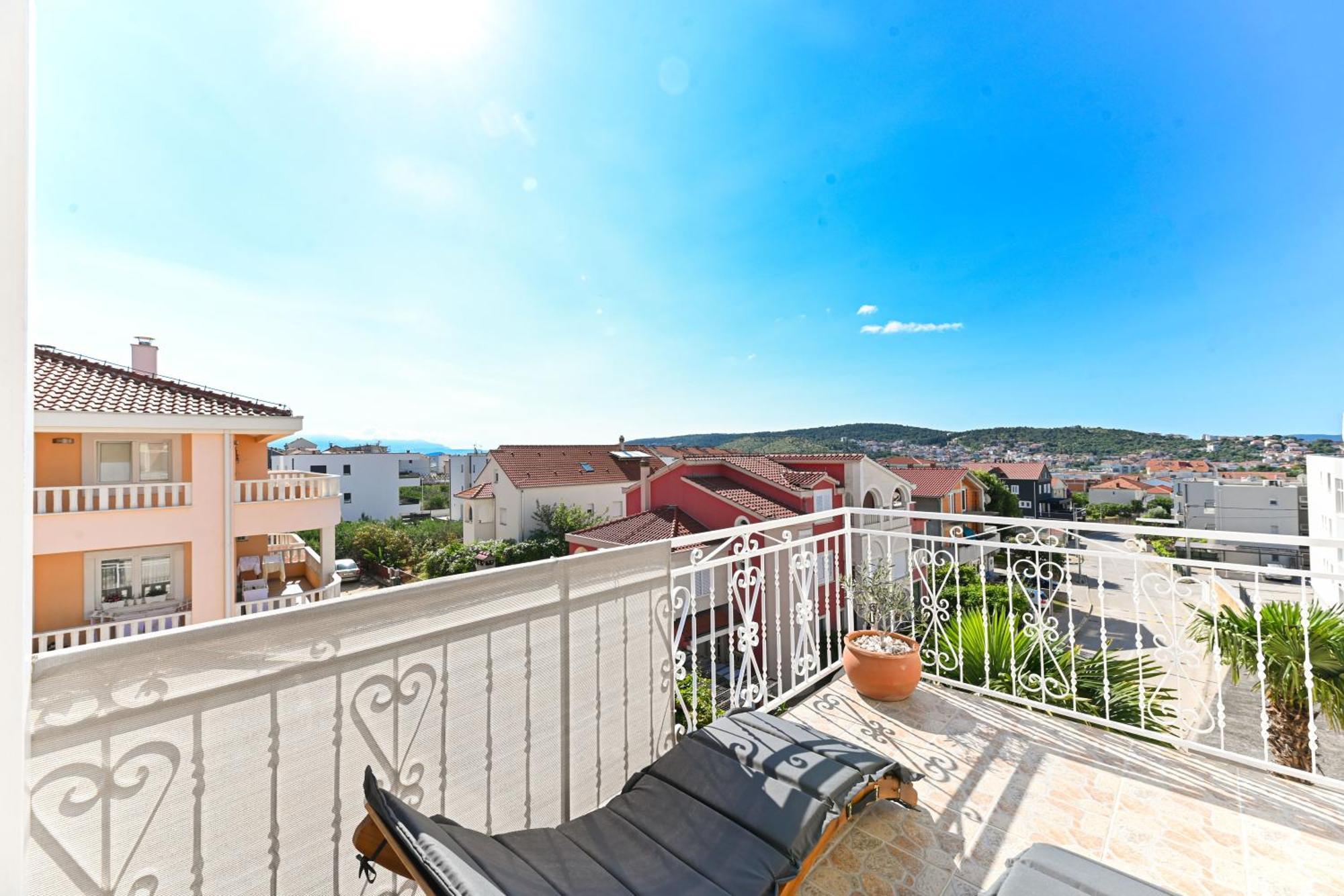 Apartment Dajana Trogir Bagian luar foto