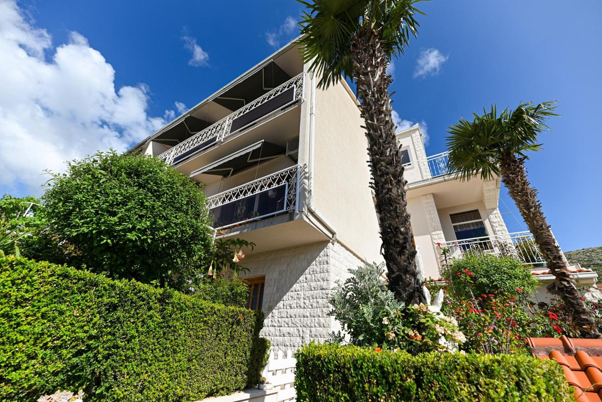 Apartment Dajana Trogir Bagian luar foto