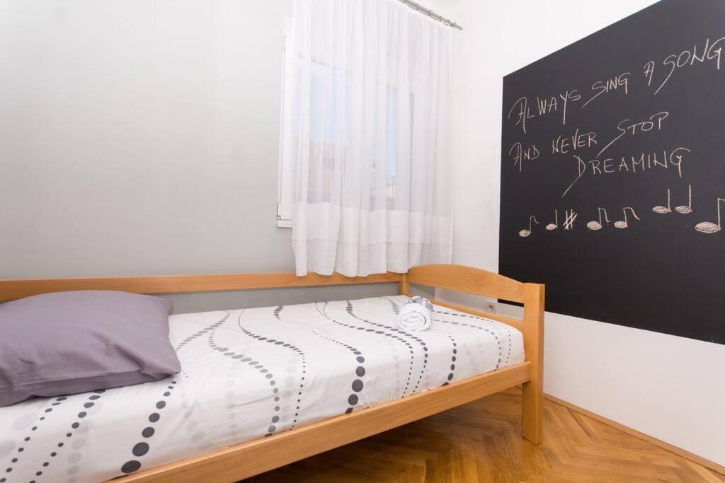 Apartment Dajana Trogir Bagian luar foto