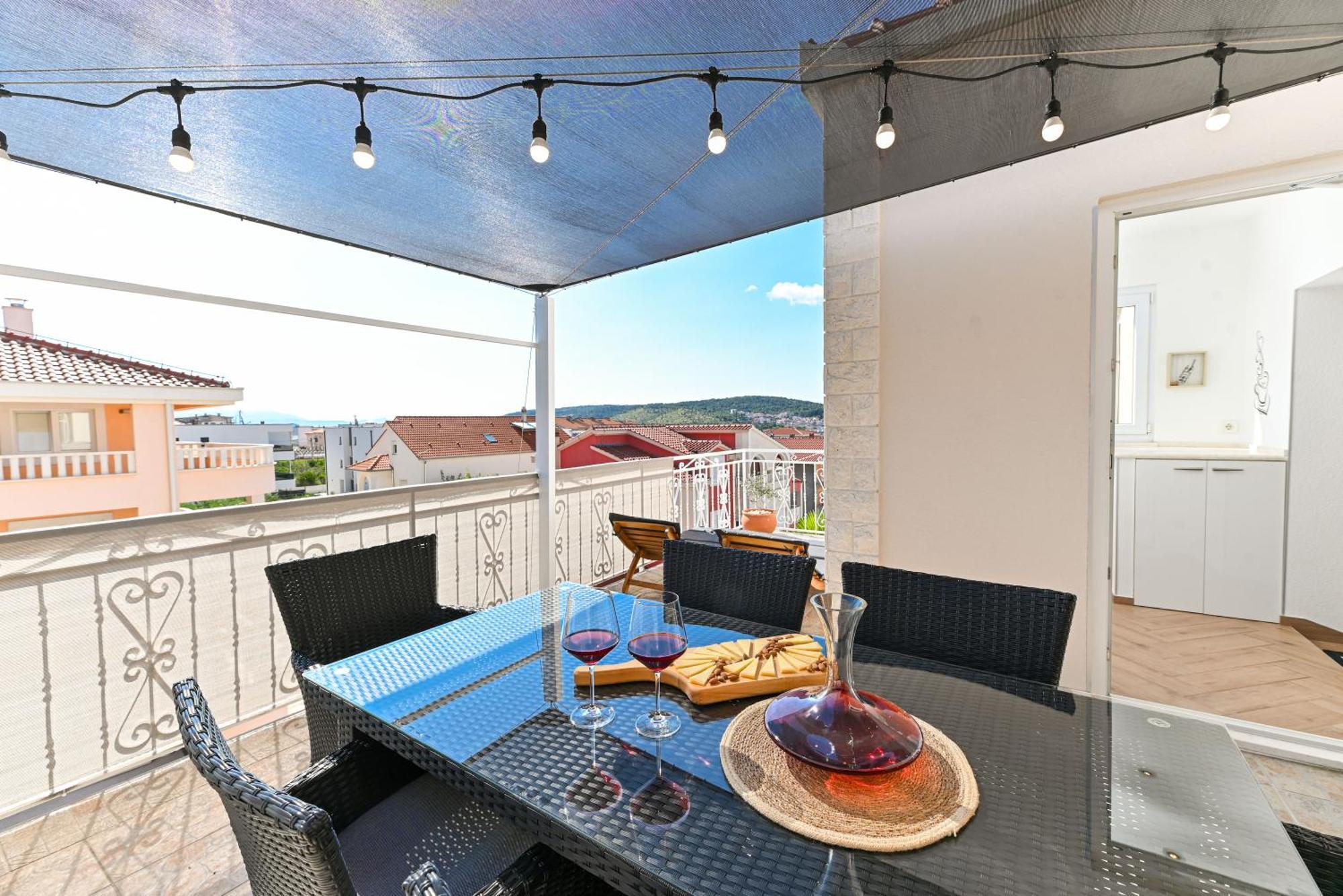 Apartment Dajana Trogir Bagian luar foto